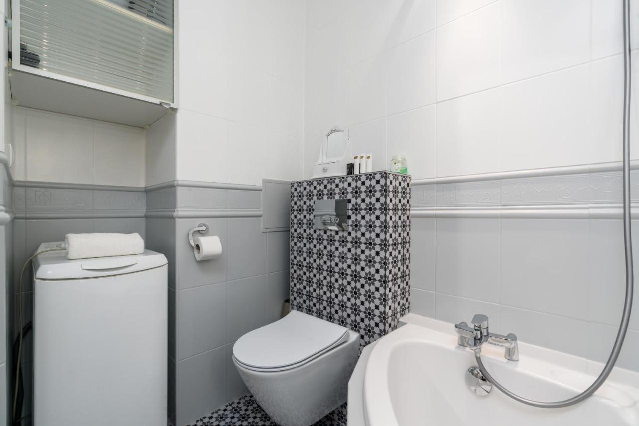 Apartment Jednosci Narodowej By Renters