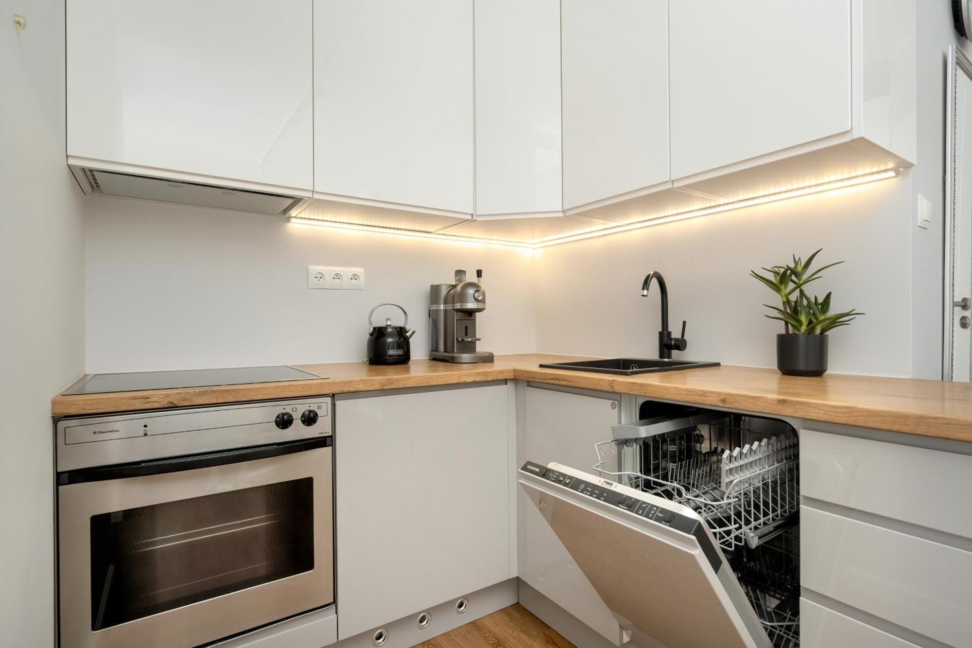 Apartment Jednosci Narodowej By Renters Breslau
