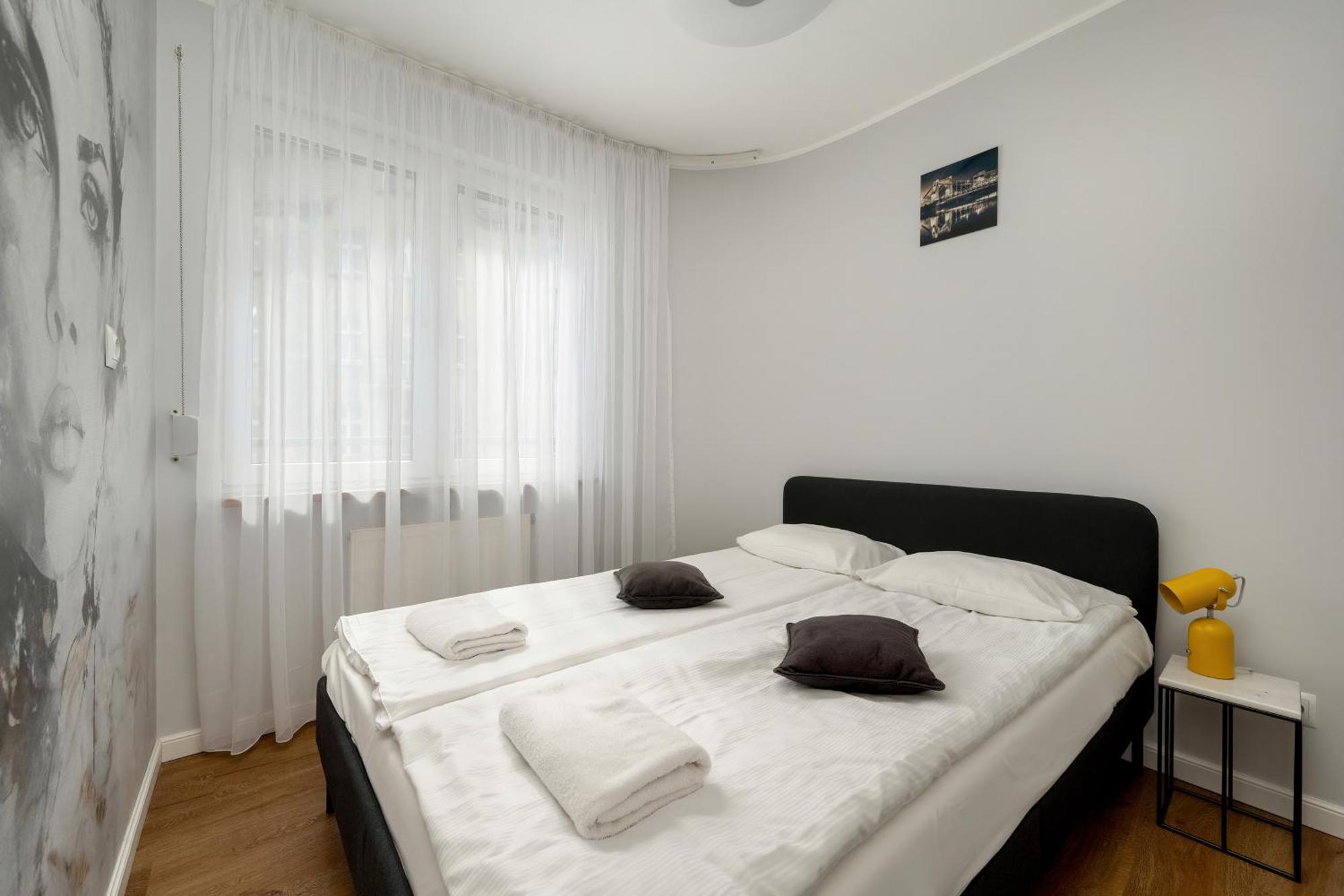 Jednosci Narodowej By Renters *
