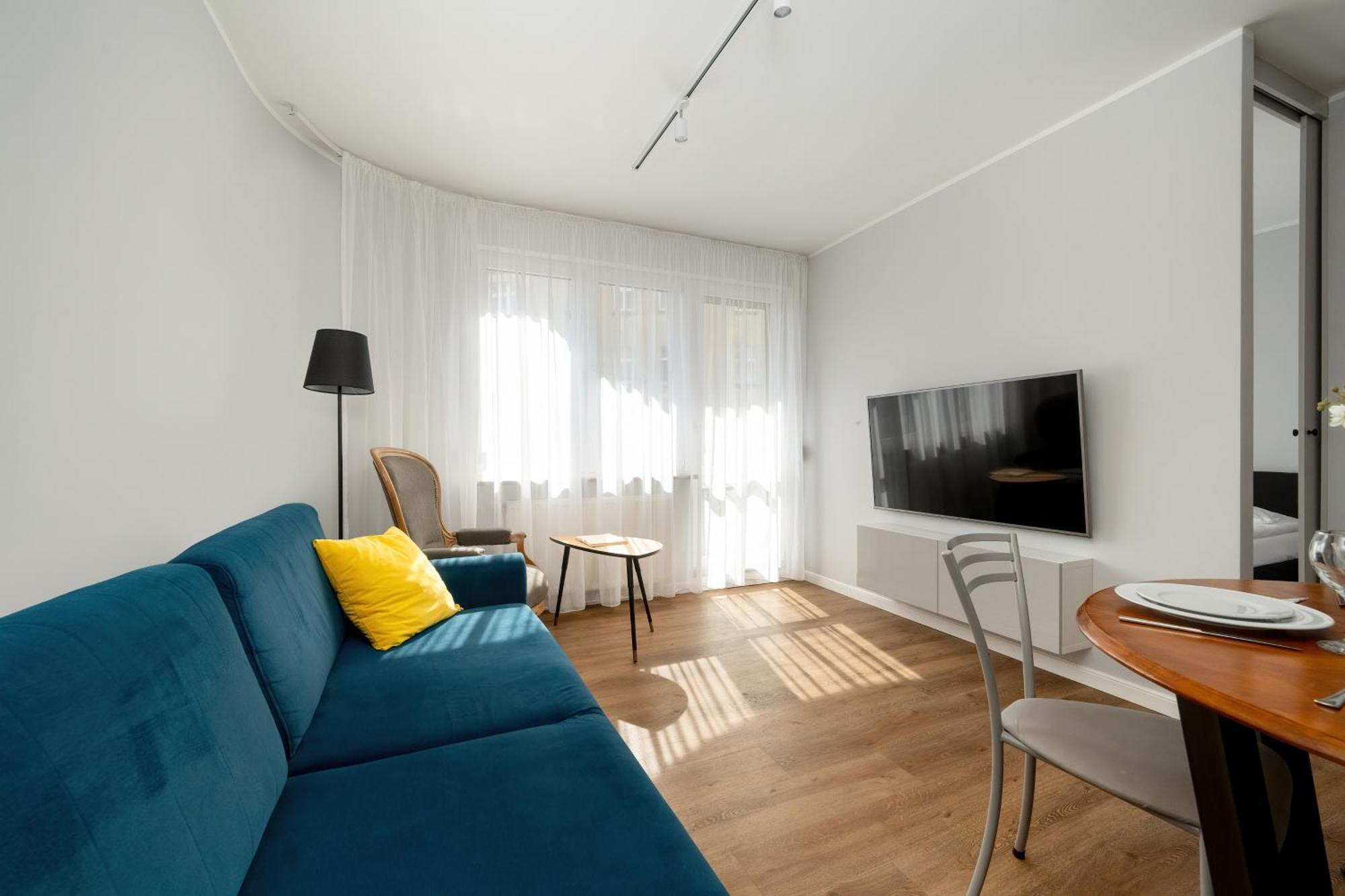 Jednosci Narodowej By Renters Apartment